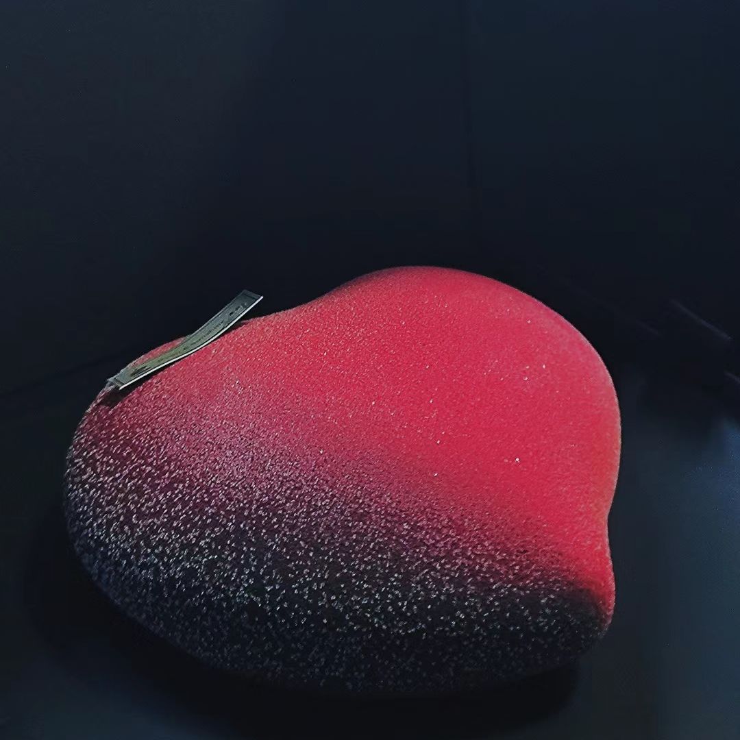 heart shaped cake​